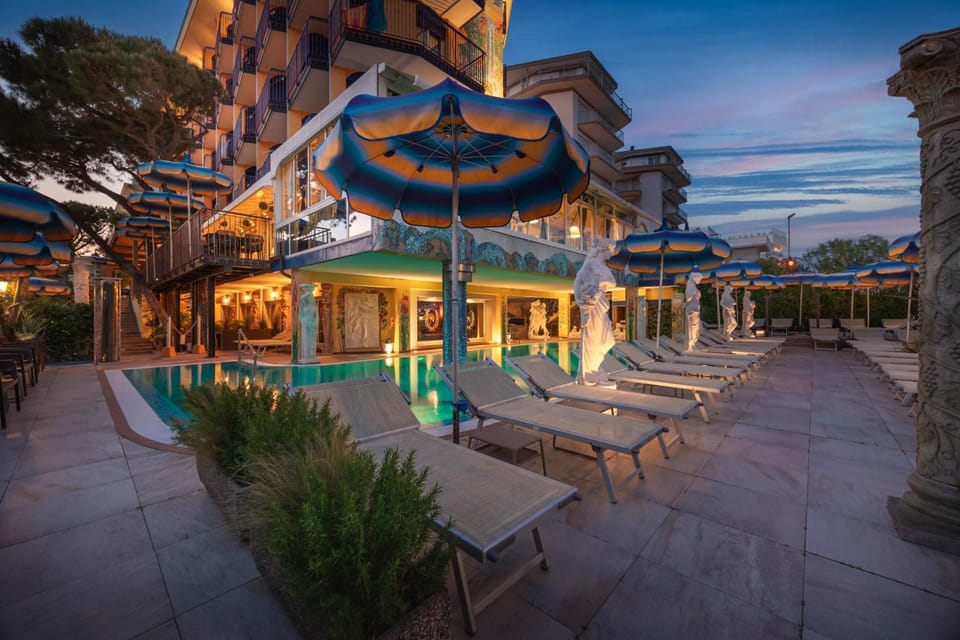Swimming pool