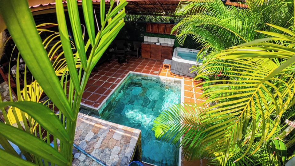 Bungalows Las Iguanas Arenal Volcano Hotel in Alajuela Province