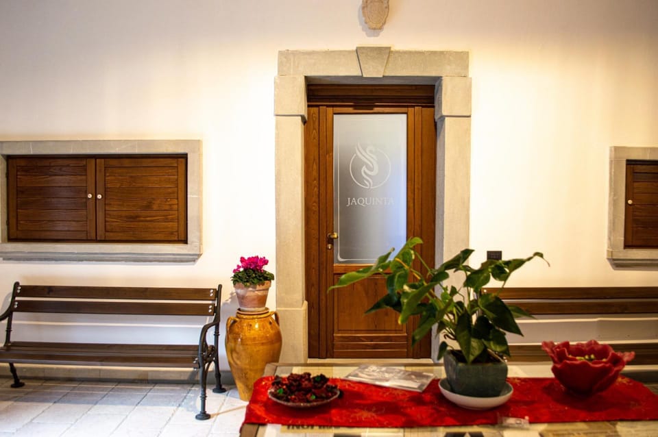 Palazzo Iaquinta - Rooms & Restaurant Hotel in Campania