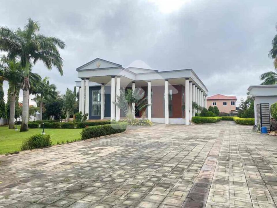 My petite bed and breakfast Hotel in Kumasi