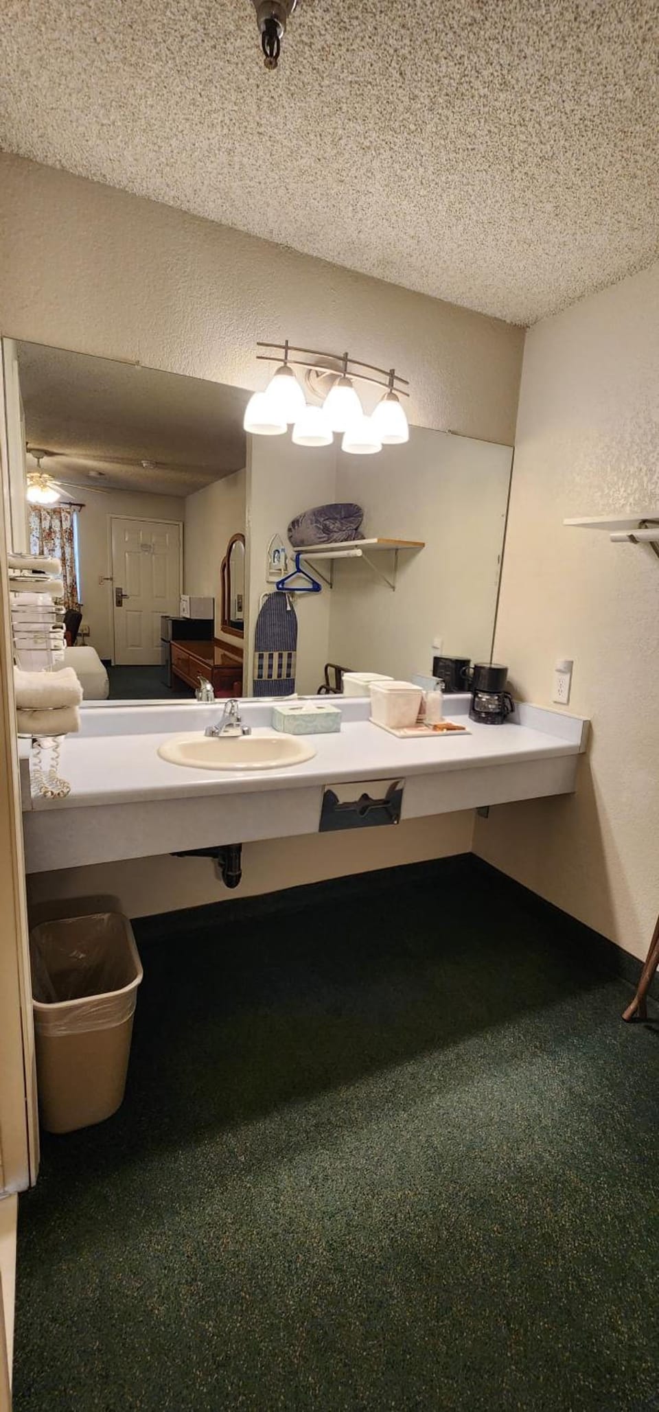 Terrace Inn and Suites Hotel in El Cerrito