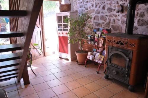 la Ferme aux abeilles Hotel in Auvergne-Rhône-Alpes