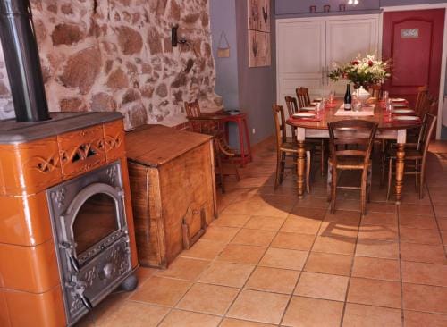 la Ferme aux abeilles Hotel in Auvergne-Rhône-Alpes