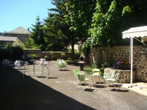 AUX GLOBE-TROTTERS Hotel in Auvergne-Rhône-Alpes