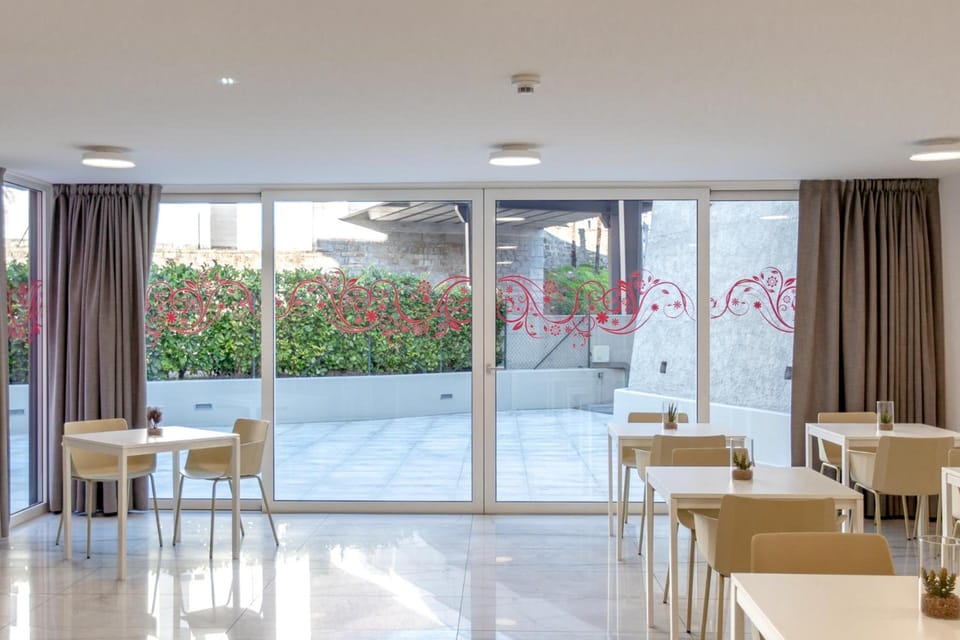 Miralago Locarno Easy Rooms - Easy Self Check-In Hotel in Locarno