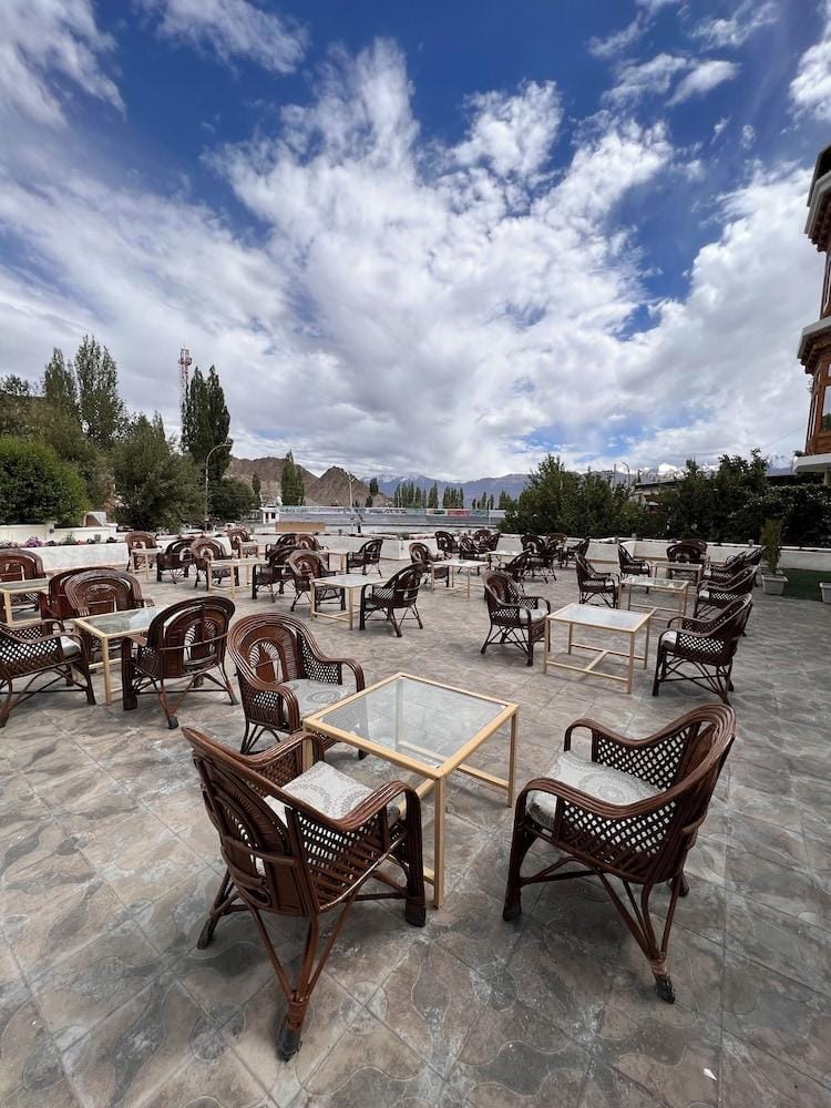 Hotel New Glacier View Hotel in India
