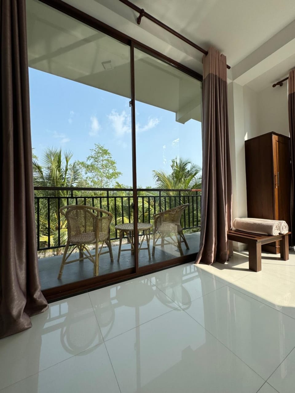 Shades Hotel & Villa Hotel in Southern Province