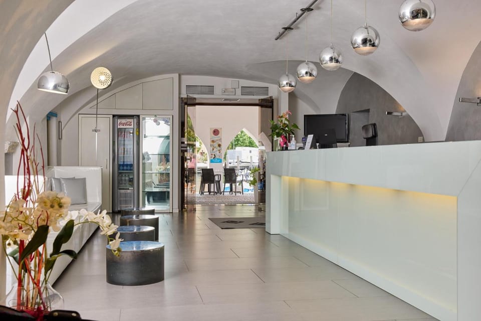 Hotel Geier Hotel in Nago–Torbole
