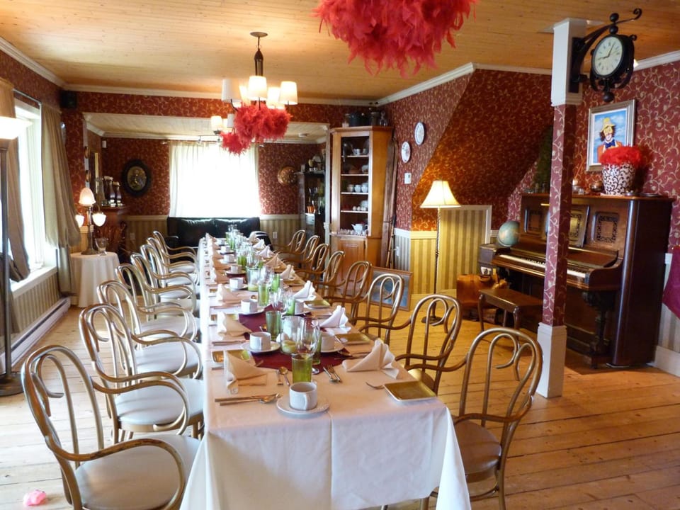 Manoir du Lac Sept-Iles Inn in Quebec
