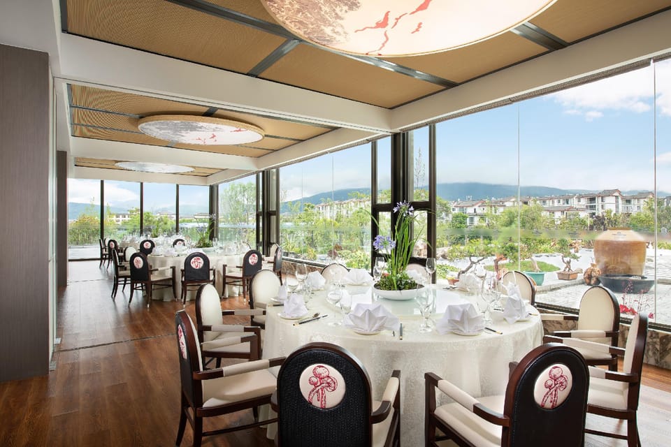 Howard Johnson Jinlin Plaza Lijiang Hotel in China