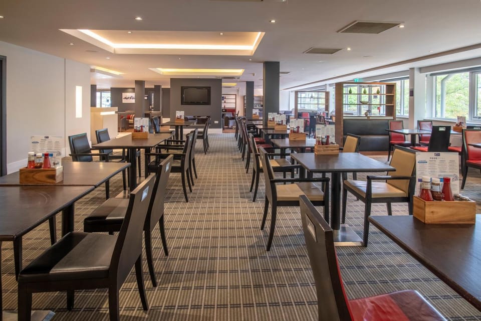 Holiday Inn Express Northampton - South By IHG Hotel in Daventry District