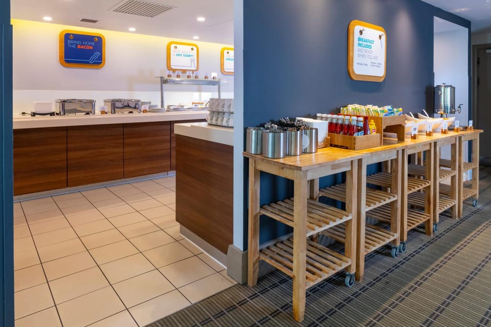 Holiday Inn Express Northampton - South By IHG Hotel in Daventry District
