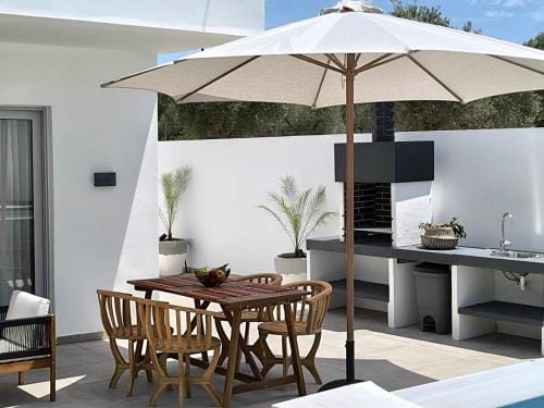 Valantina's & Mannouel Lardos Luxury Villas Hotel in Lardos