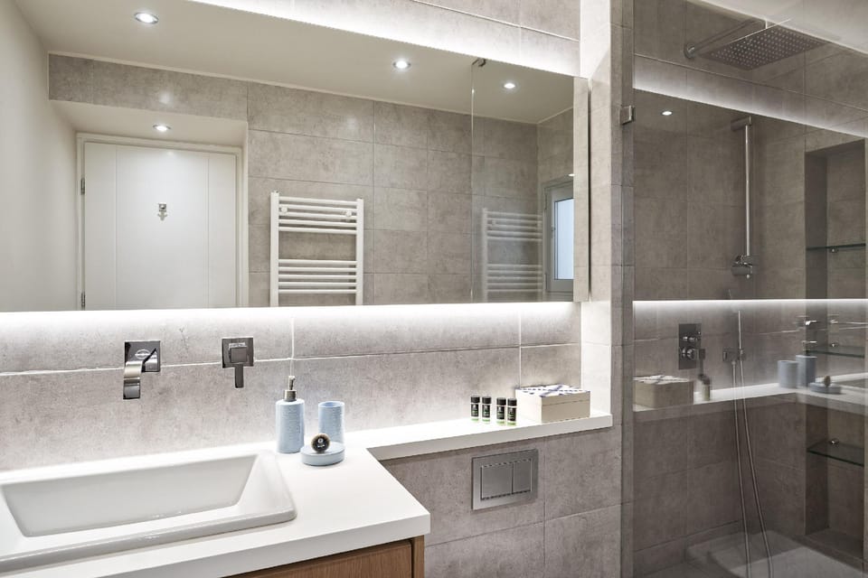 Charitos II Chic n modern 2BD Apt Hotel in Athens
