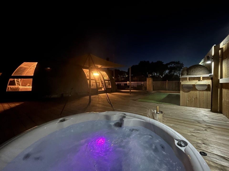 Moonlight Tent Hotel in Saint Florence