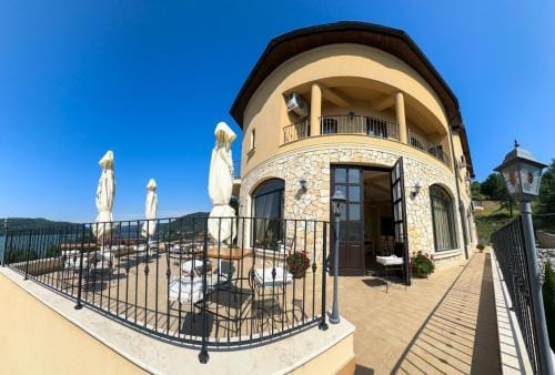 Pensiunea Casa Mircea & Restaurant Hotel in Serbia