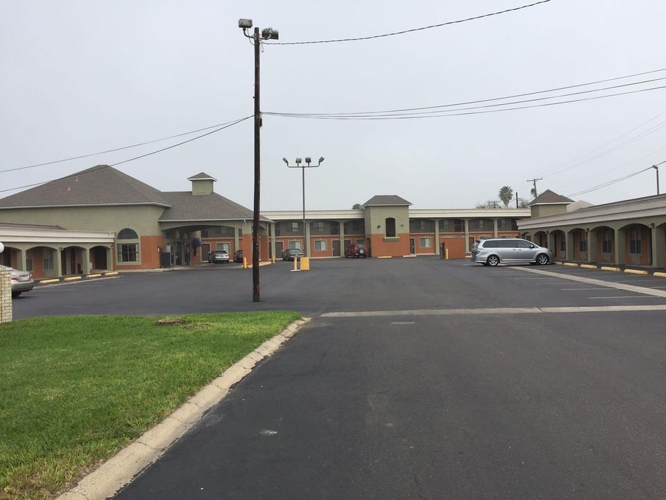 Aloha Inn Hotel in Pharr