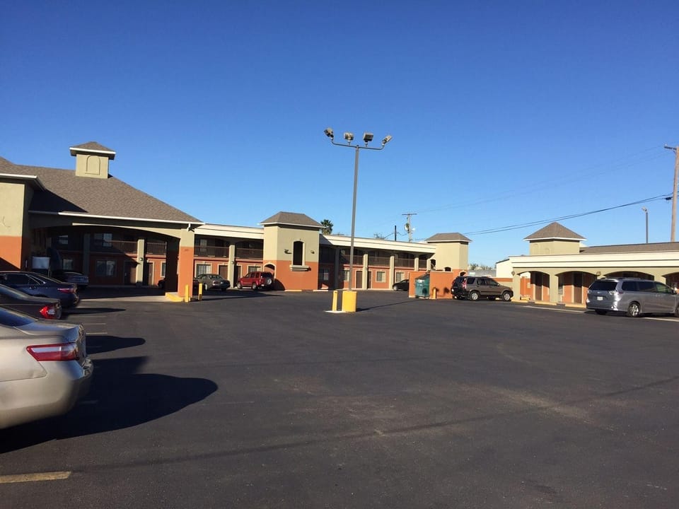 Aloha Inn Hotel in Pharr