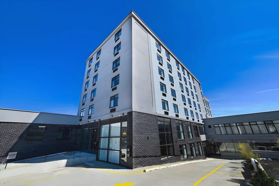 Ly New York Hotel Hotel in Queens