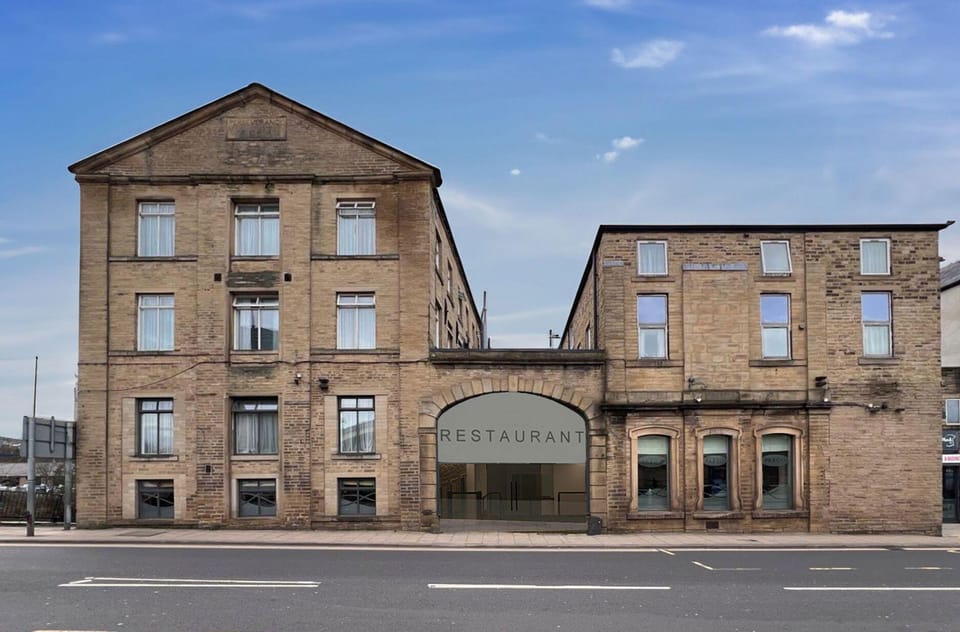 Cambridge Hotel Waterfront Hotel in Calderdale