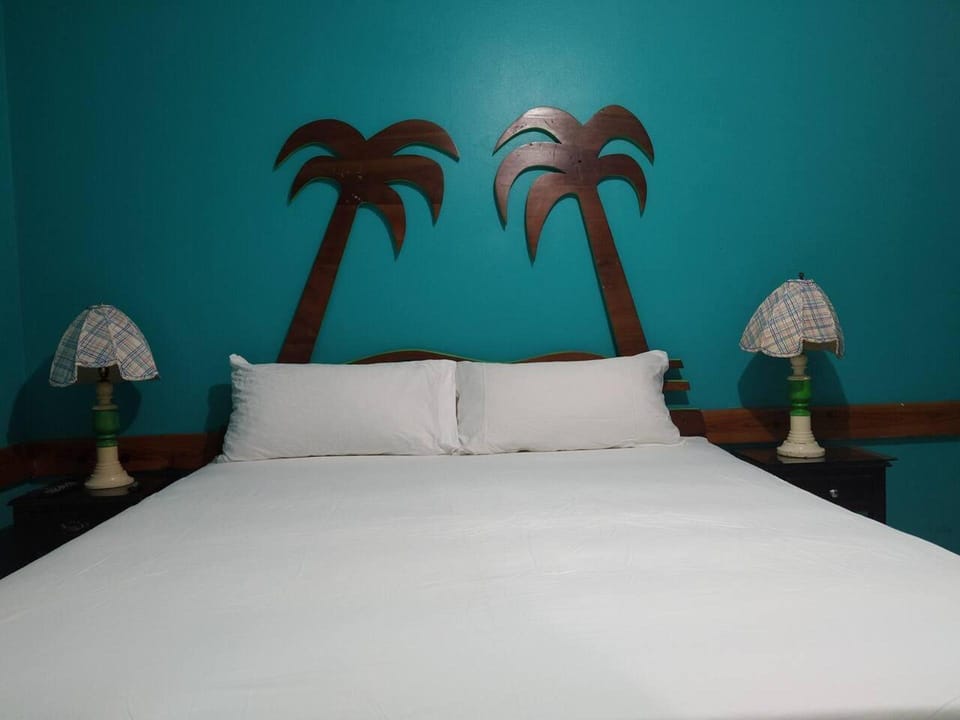 Tropical Haven in Discovery Bay - 6 Bedroom Villa Hotel in St. Ann Parish