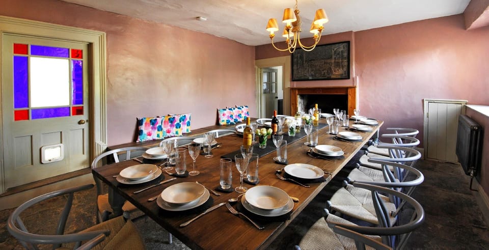 Beautiful 5bedroom house sleeps13 hottub Hotel in Shepton Mallet