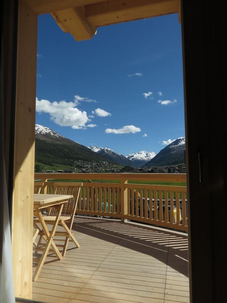 Ecohotel Chalet des Alpes Hotel in Canton of Grisons