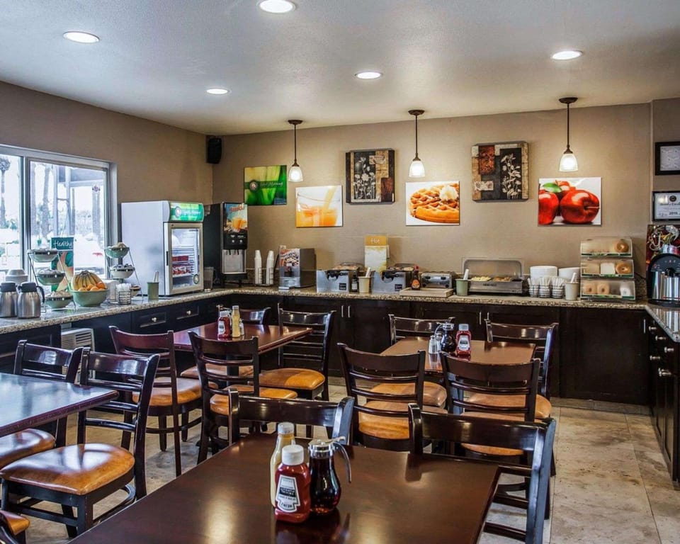 Quality Inn & Suites Anaheim at the Park Hotel in Garden Grove