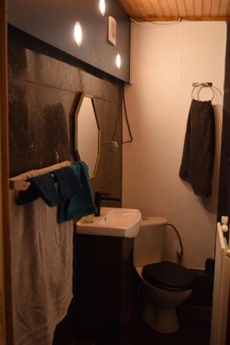 Studio a la campagne proche du lac Hotel in Auvergne-Rhône-Alpes