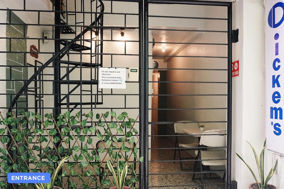 Dickem's Transient House Capsule hotel in Lapu-Lapu City