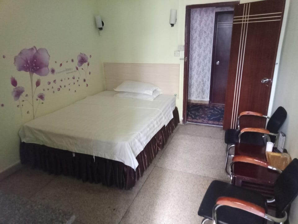 Xing Ji Lu Dian Hotel in Guangzhou