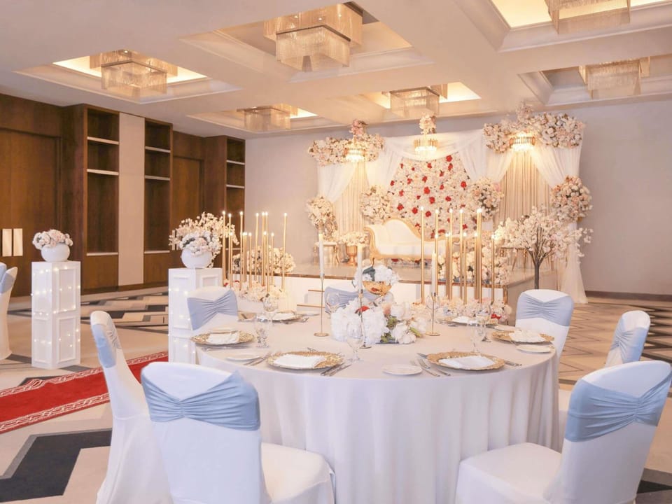 Pullman Dubai Creek City Centre Hotel in Dubai