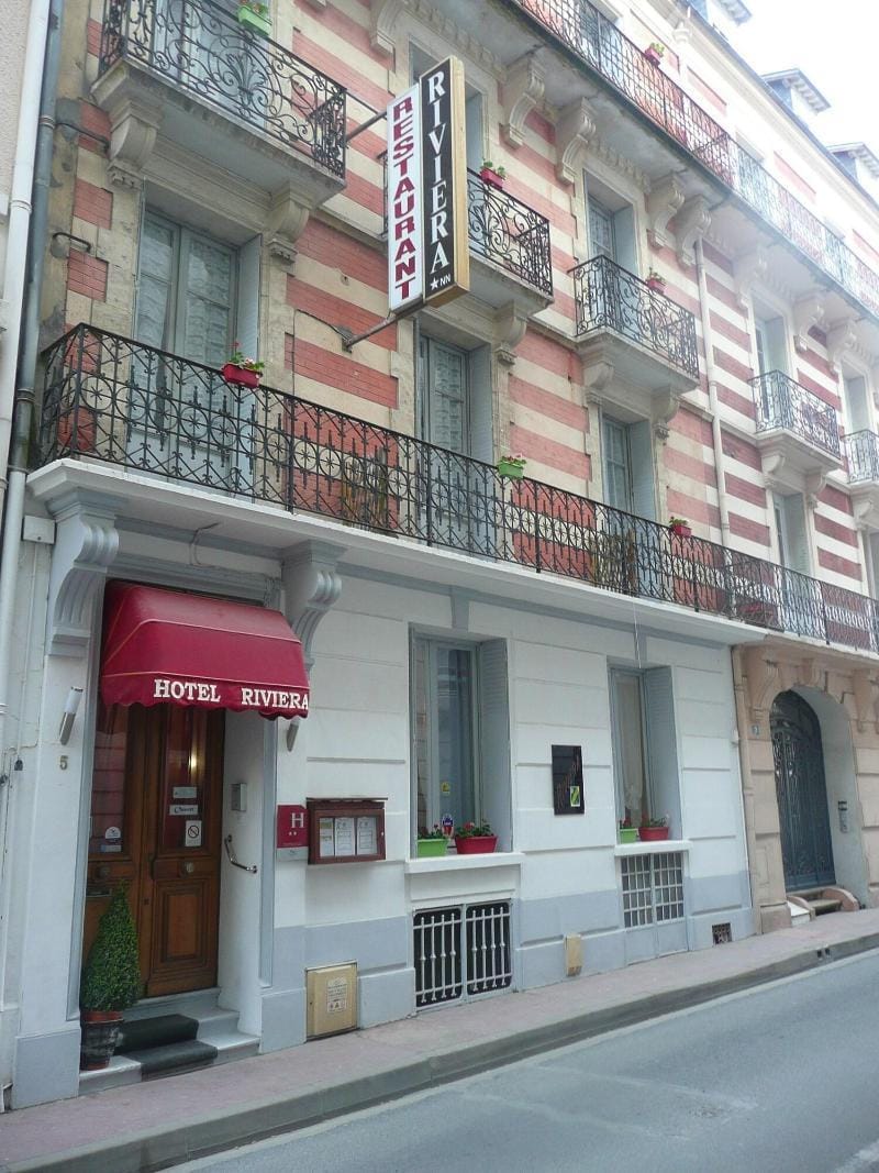 Le Riviera Hotel in Auvergne-Rhône-Alpes