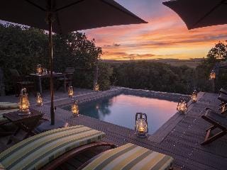 HillsNek Safari Camp - Amakhala Game Reserve Hotel in Eastern Cape