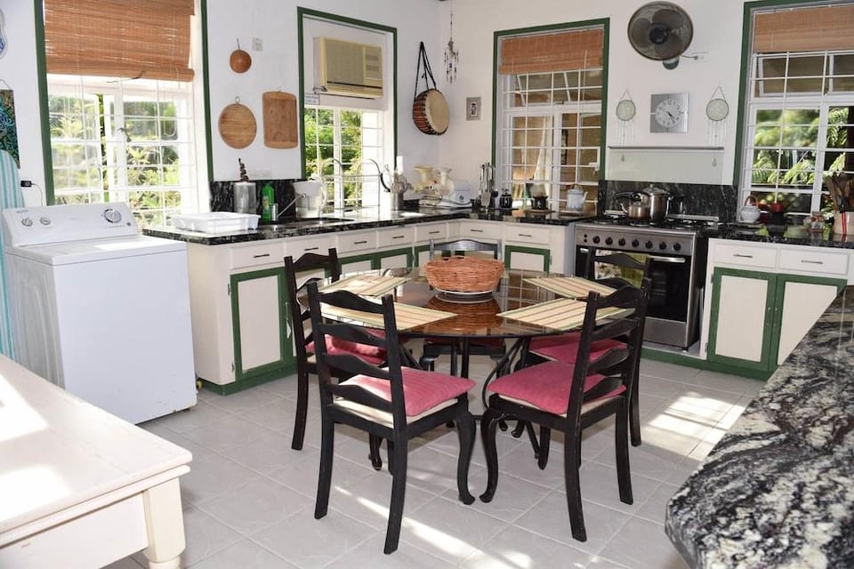 Barbados Chi Guest House Hotel in Bridgetown
