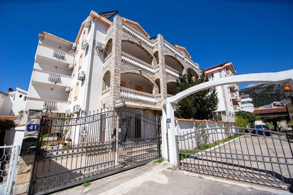 IPERA Hotel in Budva