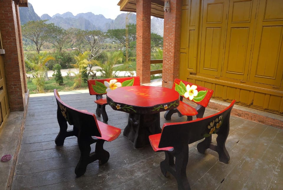 Vang Vieng Romantic Mountain View Resort Hotel in Vang Vieng