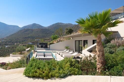 Cueva Villas, with Pool, SeaViews & close to Sea, By ThinkVilla Hotel in Crete