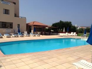 Constantaras Apartments Hotel in Paralimni