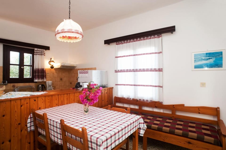 Dolphin Apartments Hotel in Crete