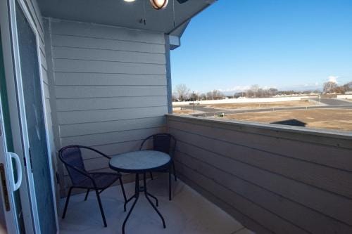 Caldwell Cliff Swallow Guest House Hotel in Caldwell