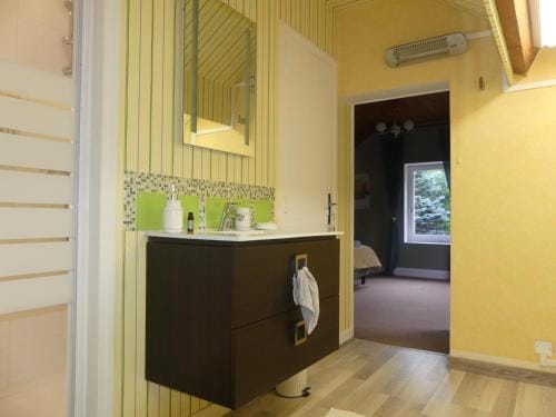 Suite Emeraude Hotel in Auvergne-Rhône-Alpes