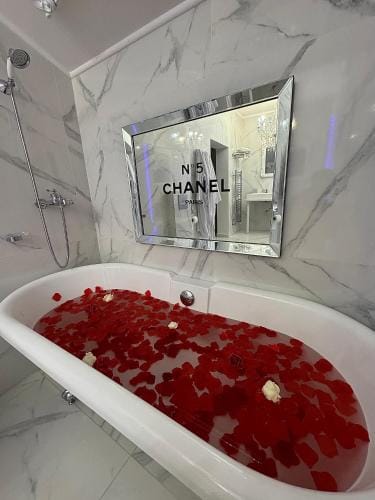 La suite santorini Hotel in Gagny