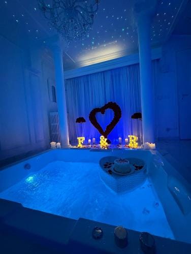 La suite santorini Hotel in Gagny