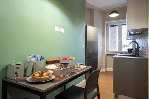 Raven Color Hotel in Rome