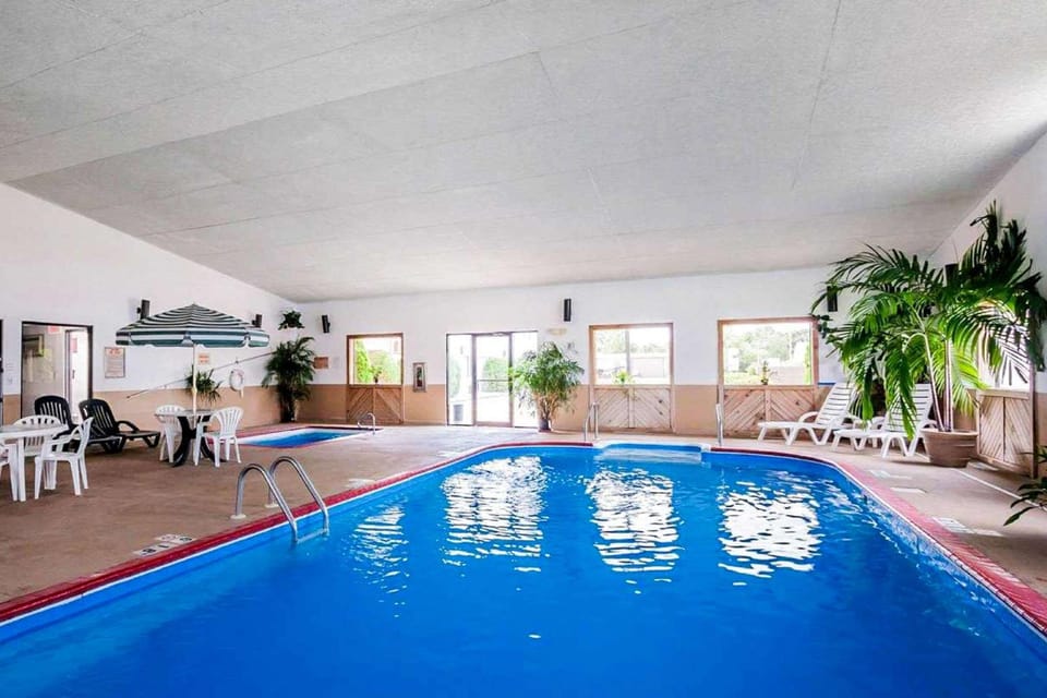 Quality Inn Ozark-Springfield South Hotel in Ozark