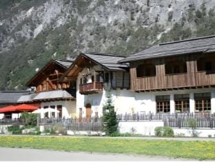 Alpenrast Tyrol Hotel in Tyrol
