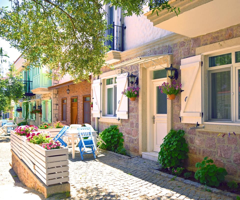 Zeytin Arası Apart Otel Hotel in İzmir Province