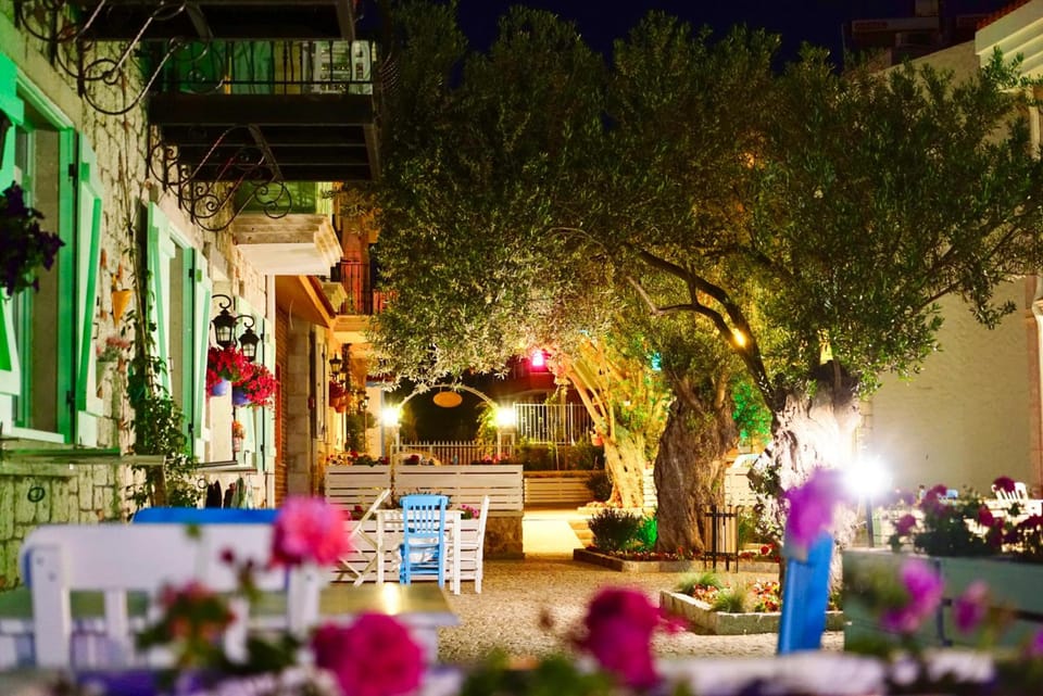 Zeytin Arası Apart Otel Hotel in İzmir Province