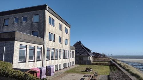 Berlin-Wilmersdorfer Nordseeheim - mit Etagenkuchen zur Selbstversorgung Hotel in Nordfriesland